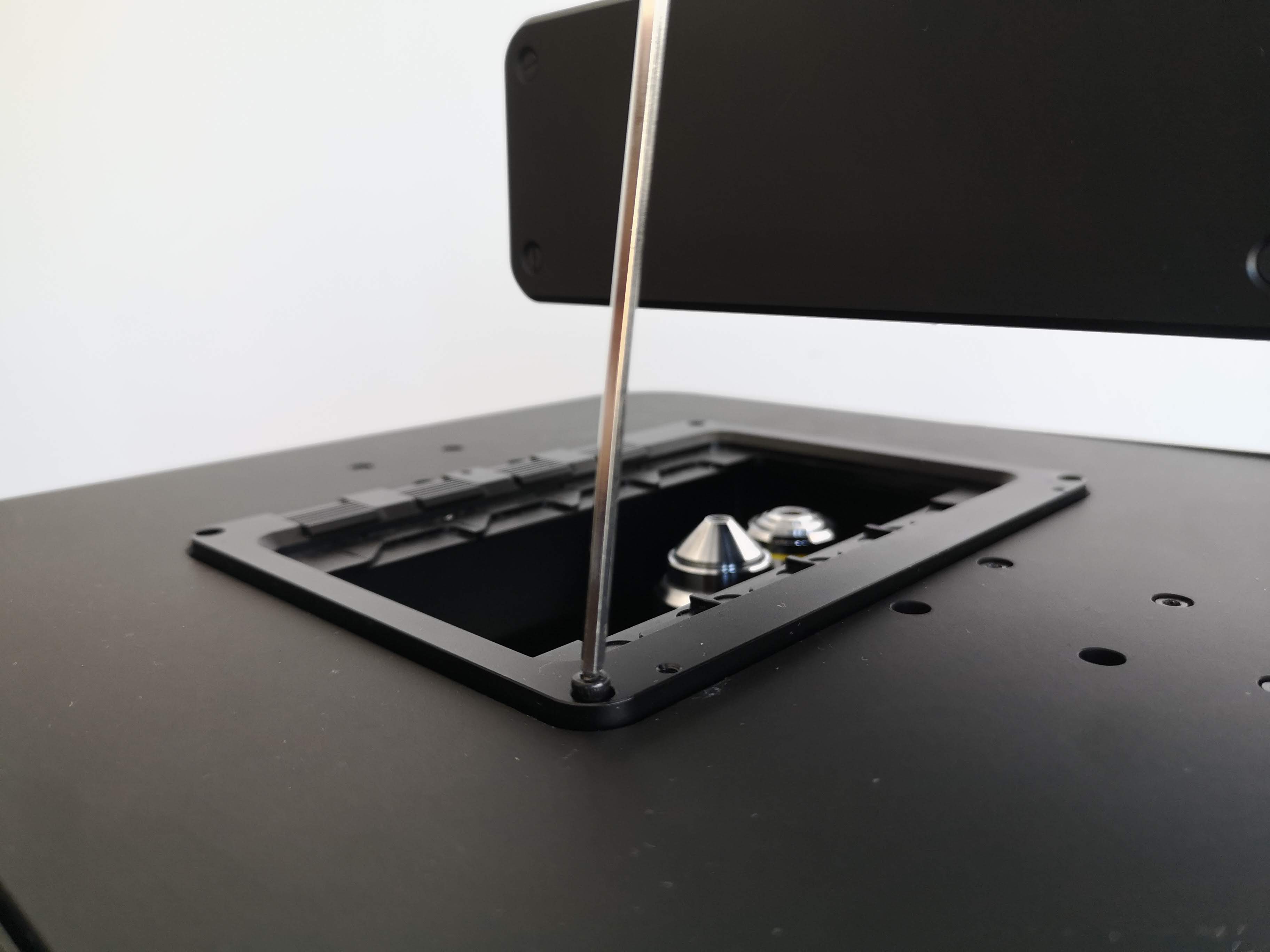 slide holder: screws